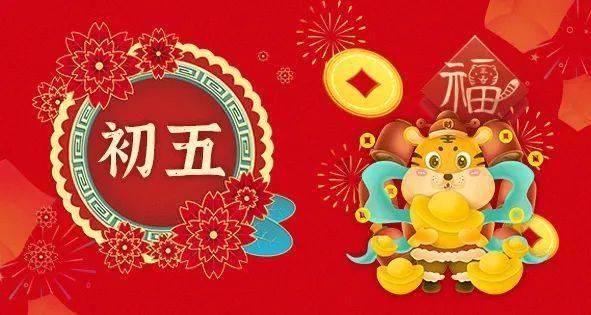 云南:“顽皮小象”不洗澡,象姐姐无奈难劝导